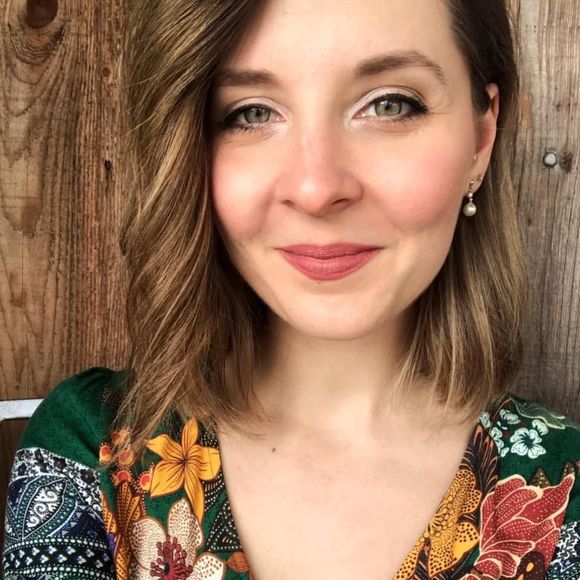 Meet your Posher, Jennifer - Picture 1 of 1